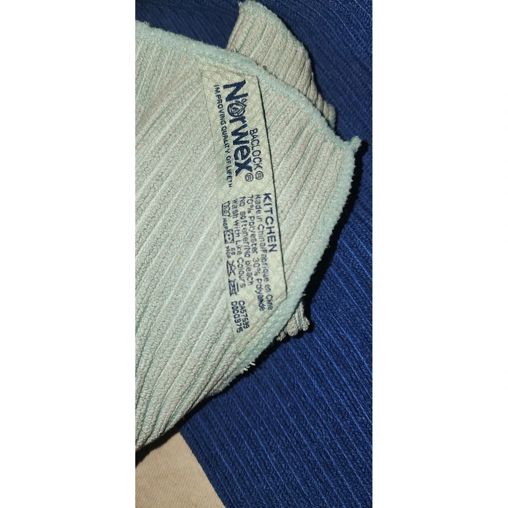 Norwex Lot Of 3 Textured Kitchen Towels and Cloth BacLock Microfiber See Pics